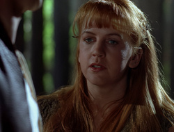 extant_XenaWarriorPrincess_2x16-ForHimtheBellTolls_02331