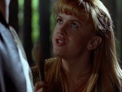 extant_XenaWarriorPrincess_2x16-ForHimtheBellTolls_02336