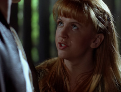 extant_XenaWarriorPrincess_2x16-ForHimtheBellTolls_02337