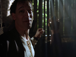 extant_XenaWarriorPrincess_2x16-ForHimtheBellTolls_02346