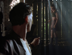 extant_XenaWarriorPrincess_2x16-ForHimtheBellTolls_02356