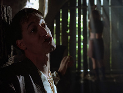 extant_XenaWarriorPrincess_2x16-ForHimtheBellTolls_02371