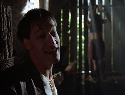 extant_XenaWarriorPrincess_2x16-ForHimtheBellTolls_02372