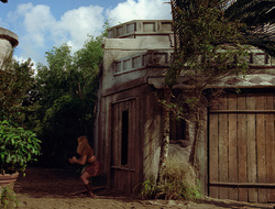 extant_XenaWarriorPrincess_2x16-ForHimtheBellTolls_02394