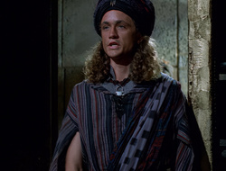extant_XenaWarriorPrincess_2x16-ForHimtheBellTolls_02469