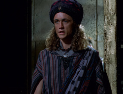 extant_XenaWarriorPrincess_2x16-ForHimtheBellTolls_02471