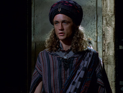 extant_XenaWarriorPrincess_2x16-ForHimtheBellTolls_02472