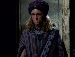 extant_XenaWarriorPrincess_2x16-ForHimtheBellTolls_02481