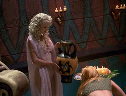 extant_XenaWarriorPrincess_2x16-ForHimtheBellTolls_02537