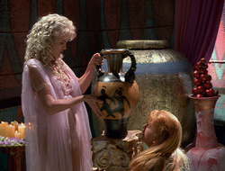 extant_XenaWarriorPrincess_2x16-ForHimtheBellTolls_02541