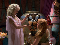 extant_XenaWarriorPrincess_2x16-ForHimtheBellTolls_02543