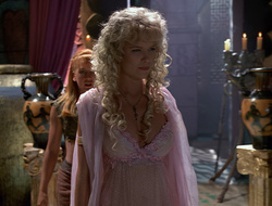 extant_XenaWarriorPrincess_2x16-ForHimtheBellTolls_02556