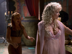 extant_XenaWarriorPrincess_2x16-ForHimtheBellTolls_02560