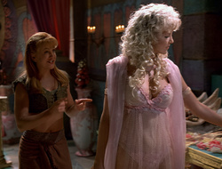 extant_XenaWarriorPrincess_2x16-ForHimtheBellTolls_02561