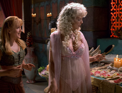 extant_XenaWarriorPrincess_2x16-ForHimtheBellTolls_02562