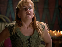 extant_XenaWarriorPrincess_2x16-ForHimtheBellTolls_02572