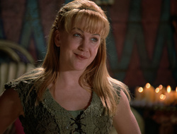 extant_XenaWarriorPrincess_2x16-ForHimtheBellTolls_02575