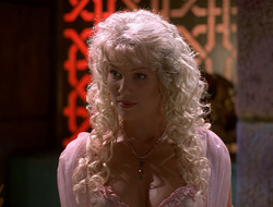extant_XenaWarriorPrincess_2x16-ForHimtheBellTolls_02577