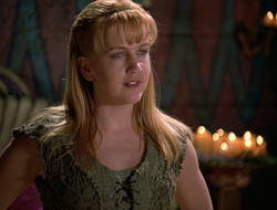 extant_XenaWarriorPrincess_2x16-ForHimtheBellTolls_02582