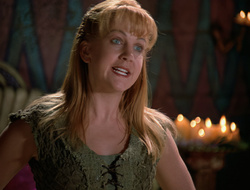 extant_XenaWarriorPrincess_2x16-ForHimtheBellTolls_02585