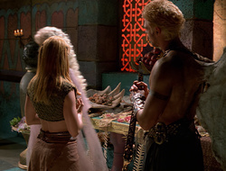 extant_XenaWarriorPrincess_2x16-ForHimtheBellTolls_02658
