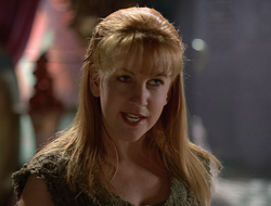 extant_XenaWarriorPrincess_2x16-ForHimtheBellTolls_02667