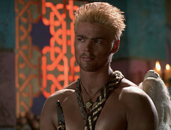 extant_XenaWarriorPrincess_2x16-ForHimtheBellTolls_02689