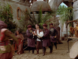 extant_XenaWarriorPrincess_2x16-ForHimtheBellTolls_02693