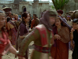 extant_XenaWarriorPrincess_2x16-ForHimtheBellTolls_02697