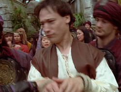 extant_XenaWarriorPrincess_2x16-ForHimtheBellTolls_02719