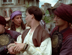 extant_XenaWarriorPrincess_2x16-ForHimtheBellTolls_02724