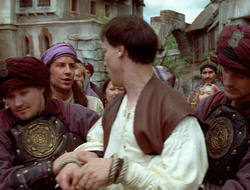 extant_XenaWarriorPrincess_2x16-ForHimtheBellTolls_02725