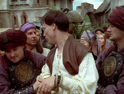 extant_XenaWarriorPrincess_2x16-ForHimtheBellTolls_02726
