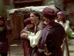 extant_XenaWarriorPrincess_2x16-ForHimtheBellTolls_02759