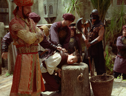 extant_XenaWarriorPrincess_2x16-ForHimtheBellTolls_02769