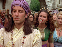 extant_XenaWarriorPrincess_2x16-ForHimtheBellTolls_02783