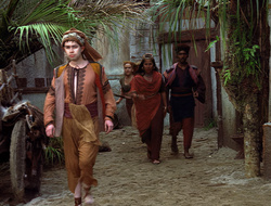 extant_XenaWarriorPrincess_2x16-ForHimtheBellTolls_02823