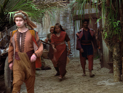 extant_XenaWarriorPrincess_2x16-ForHimtheBellTolls_02824
