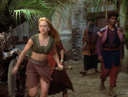 extant_XenaWarriorPrincess_2x16-ForHimtheBellTolls_02826