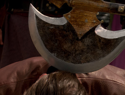extant_XenaWarriorPrincess_2x16-ForHimtheBellTolls_02838