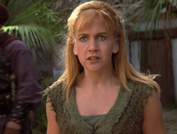 extant_XenaWarriorPrincess_2x16-ForHimtheBellTolls_02852