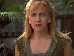 extant_XenaWarriorPrincess_2x16-ForHimtheBellTolls_02853