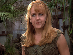 extant_XenaWarriorPrincess_2x16-ForHimtheBellTolls_02874