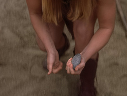extant_XenaWarriorPrincess_2x16-ForHimtheBellTolls_02880