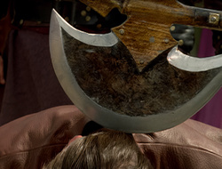 extant_XenaWarriorPrincess_2x16-ForHimtheBellTolls_02891