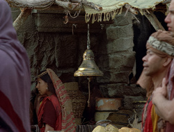 extant_XenaWarriorPrincess_2x16-ForHimtheBellTolls_02893
