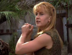 extant_XenaWarriorPrincess_2x16-ForHimtheBellTolls_02895