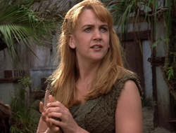 extant_XenaWarriorPrincess_2x16-ForHimtheBellTolls_02901
