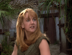extant_XenaWarriorPrincess_2x16-ForHimtheBellTolls_02904