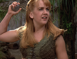 extant_XenaWarriorPrincess_2x16-ForHimtheBellTolls_02908